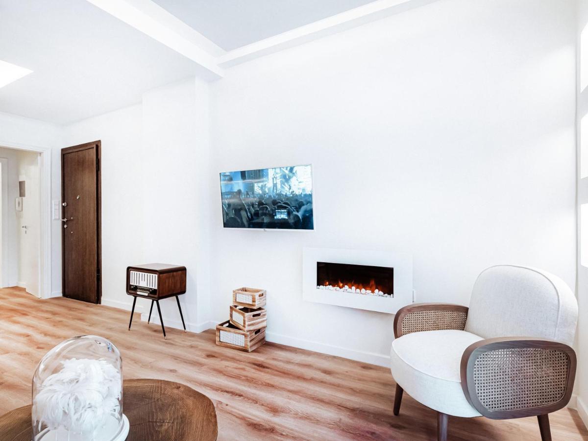 Luxury Apartment In The Heart Of The City - 1Br Athens Exterior photo