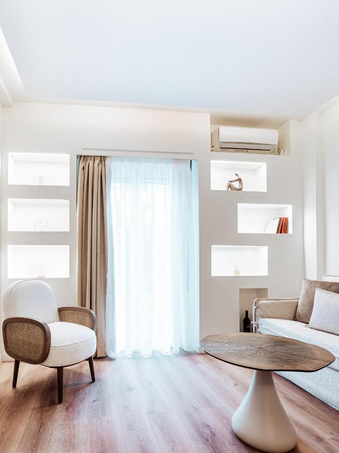 Luxury Apartment In The Heart Of The City - 1Br Athens Exterior photo