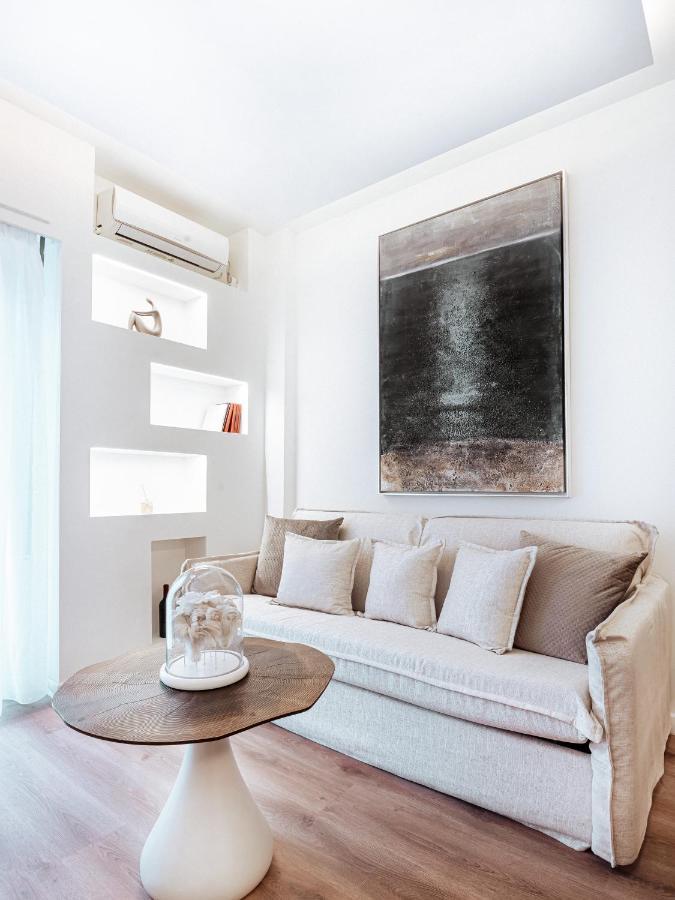 Luxury Apartment In The Heart Of The City - 1Br Athens Exterior photo