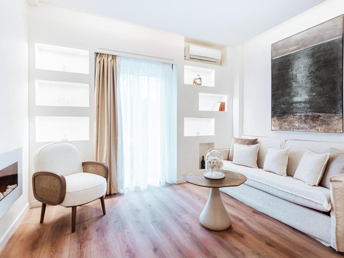Luxury Apartment In The Heart Of The City - 1Br Athens Exterior photo
