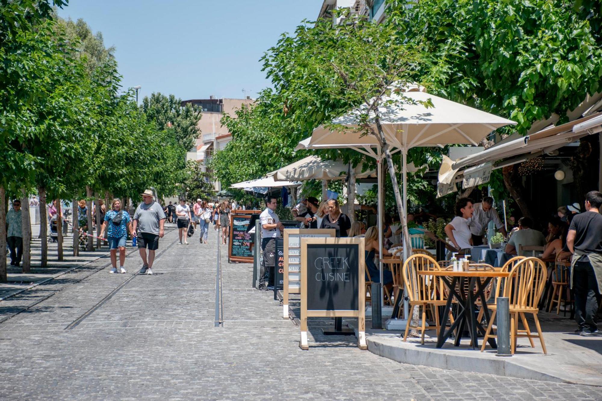 Luxury Apartment In The Heart Of The City - 1Br Athens Exterior photo
